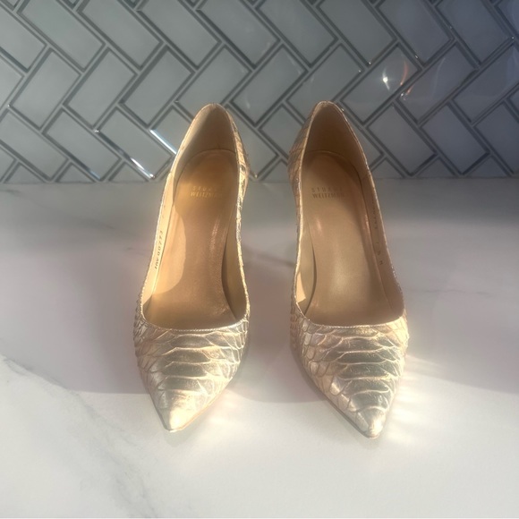 STUART WEITZMAN GOLD SILVER SNAKESKIN HEELS/ PUMPS  SIZE 7.5 M - Picture 3 of 16